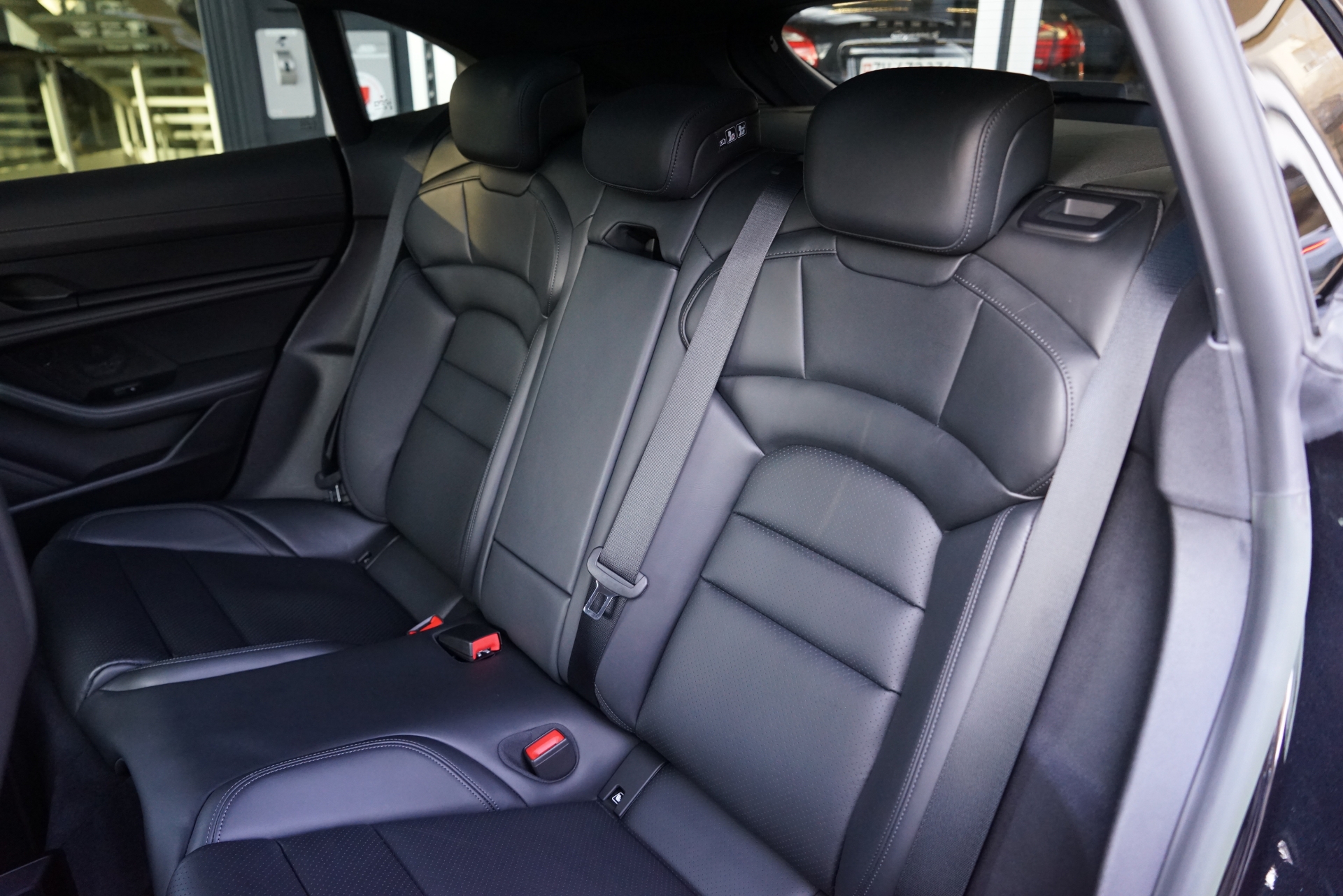 PORSCHE Taycan 4S Sport Turismo Perf.-image-16