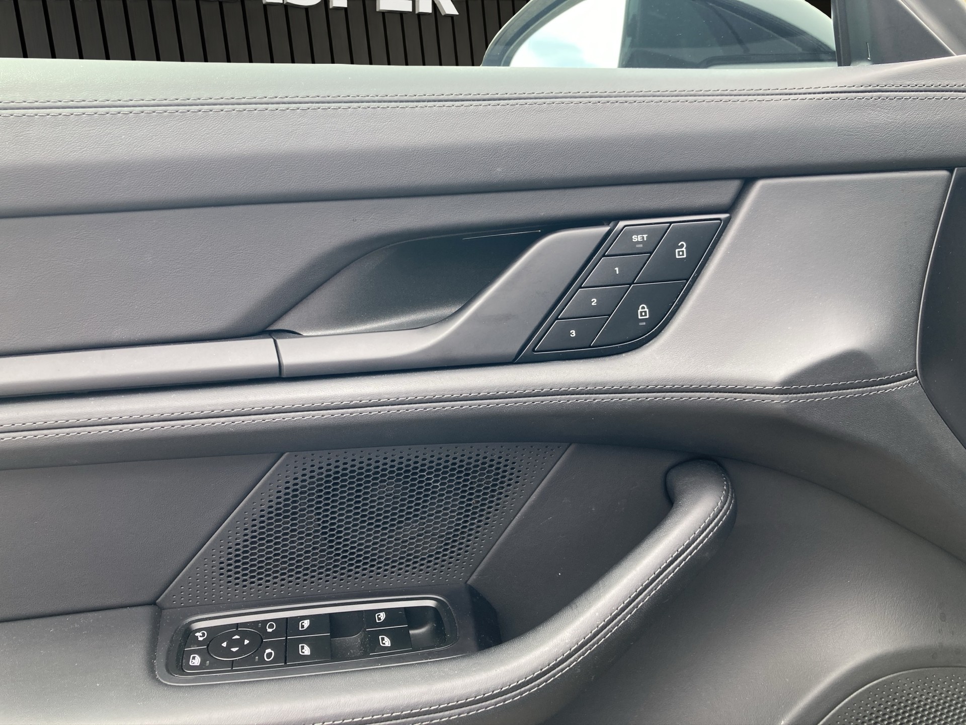PORSCHE Taycan 4S Sport Turismo Perf.-image-10