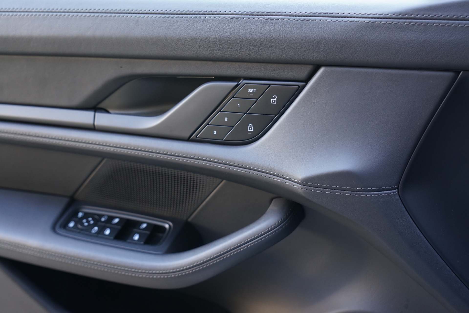 PORSCHE Taycan 4S Sport Turismo Perf.-image-17