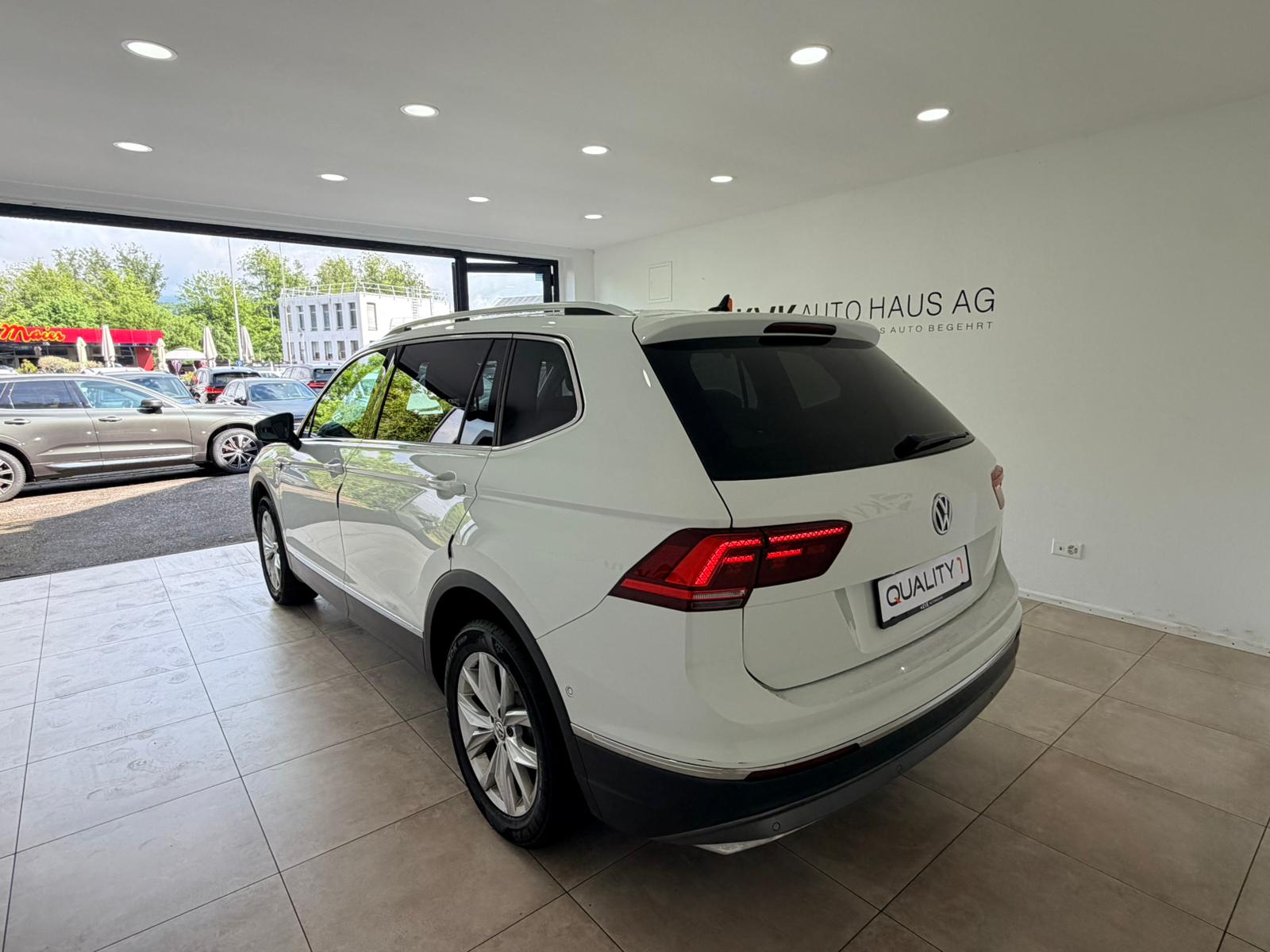 VW Tiguan Allspace 2.0 TDI SCR Comfortline 4MotionDSG*R-Line*7 Plätzer*-image-6
