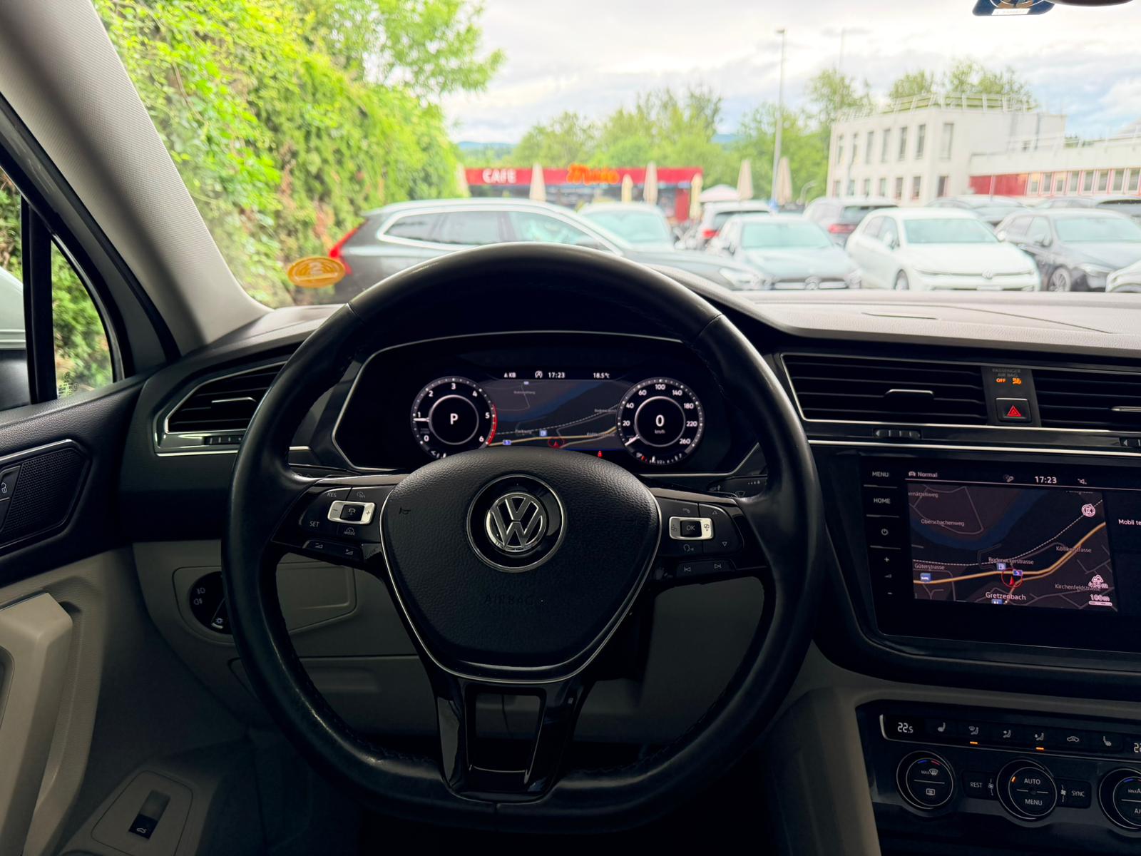 VW Tiguan Allspace 2.0 TDI SCR Comfortline 4MotionDSG*R-Line*7 Plätzer*-image-10