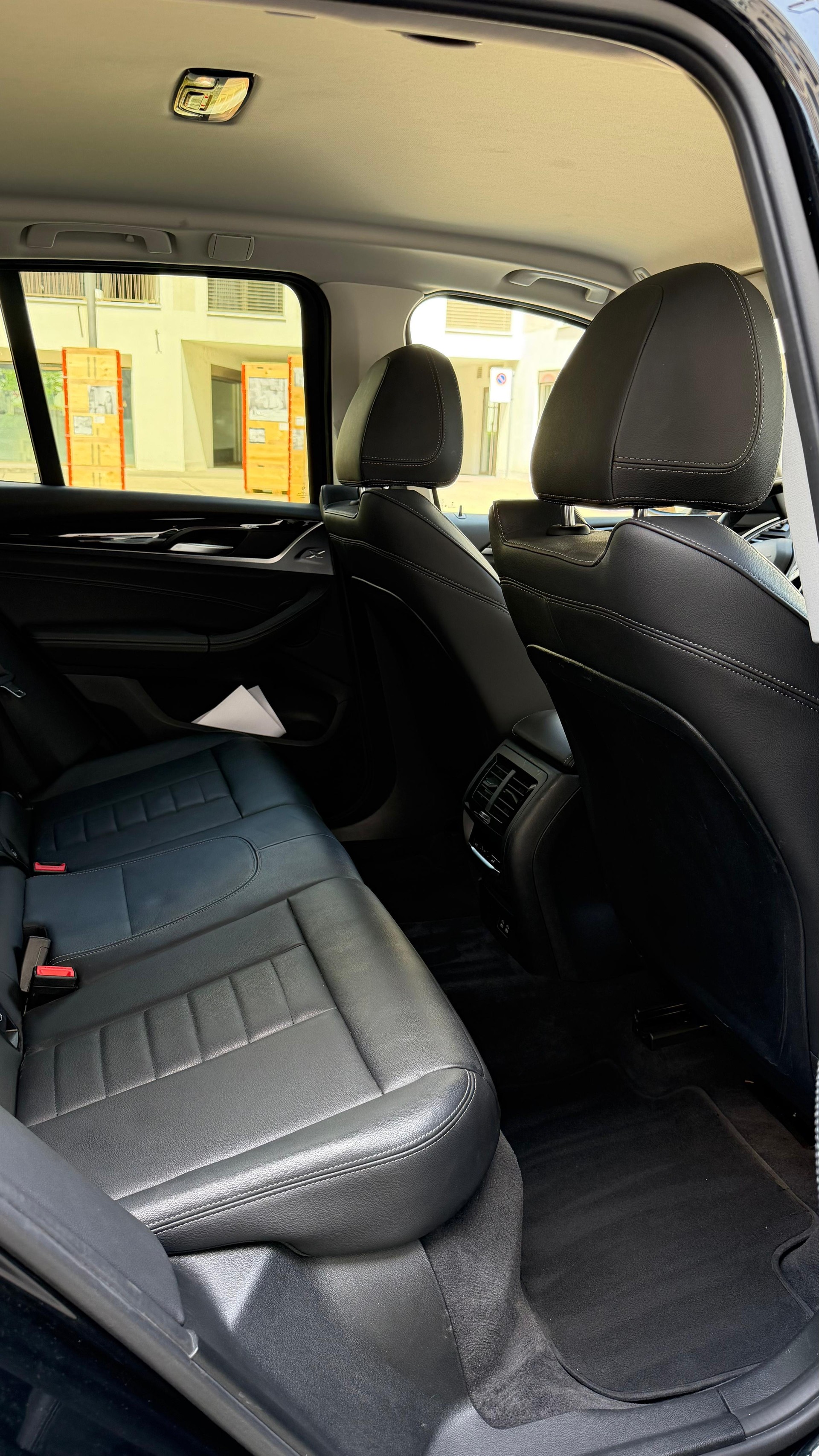 BMW X3 xDrive 20i-image-11