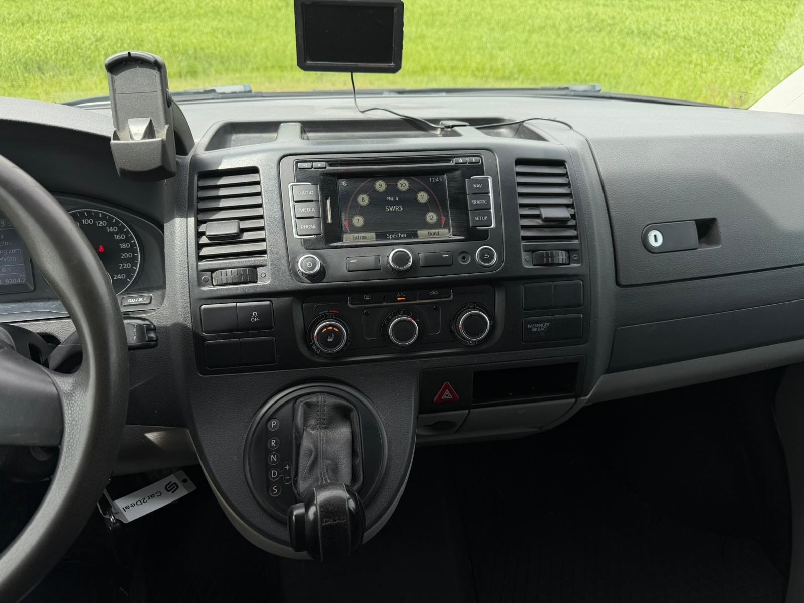 VW T5 2.0 TDI DSG-image-6