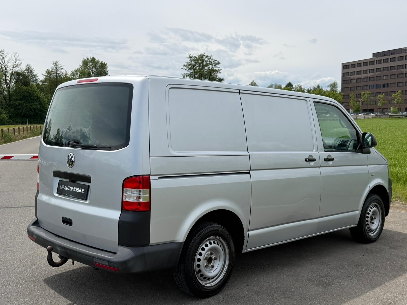 VW T5 2.0 TDI DSG-showroom-element-2