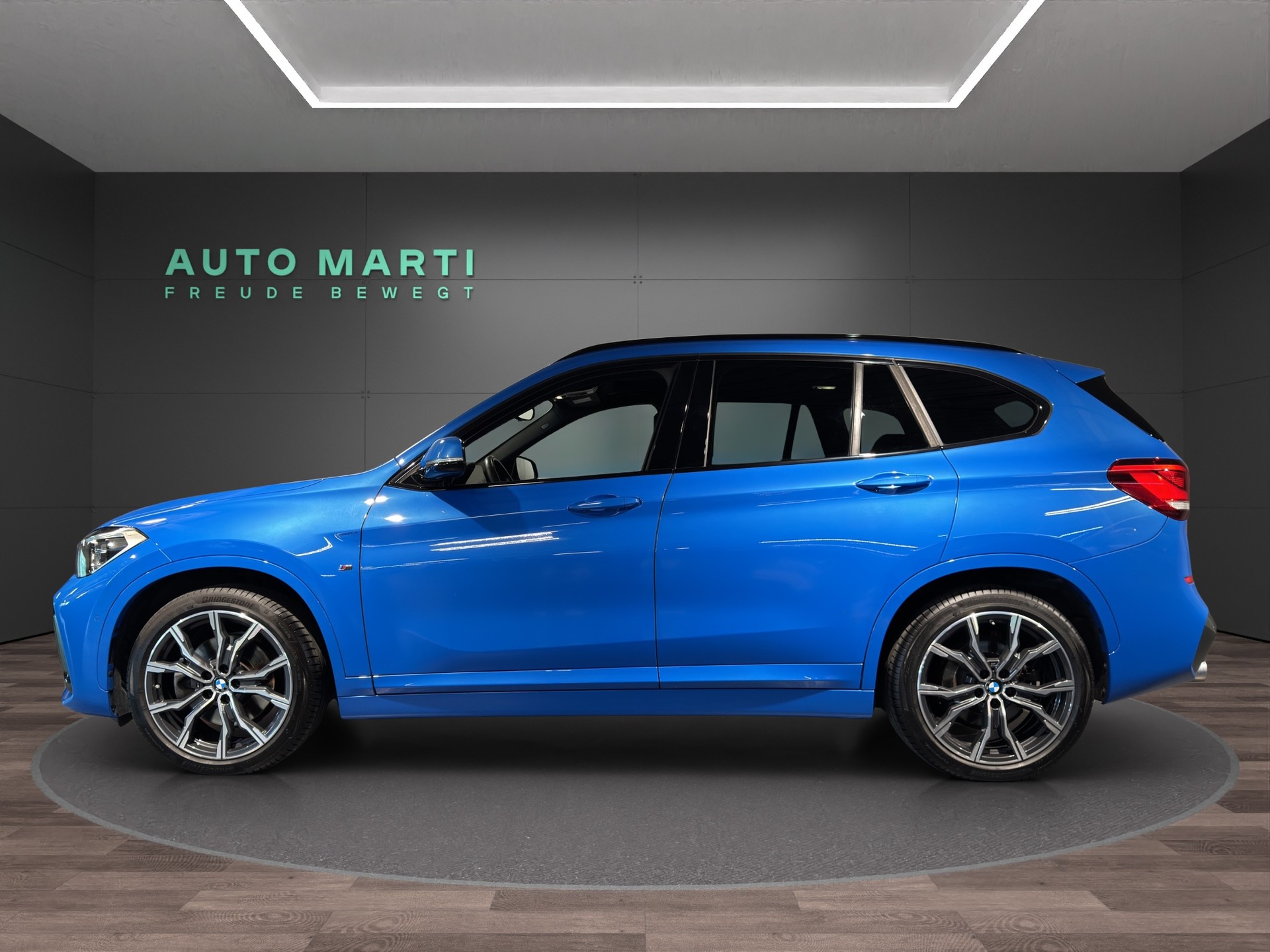 BMW X1 20d xDrive M Sport-showroom-element-2