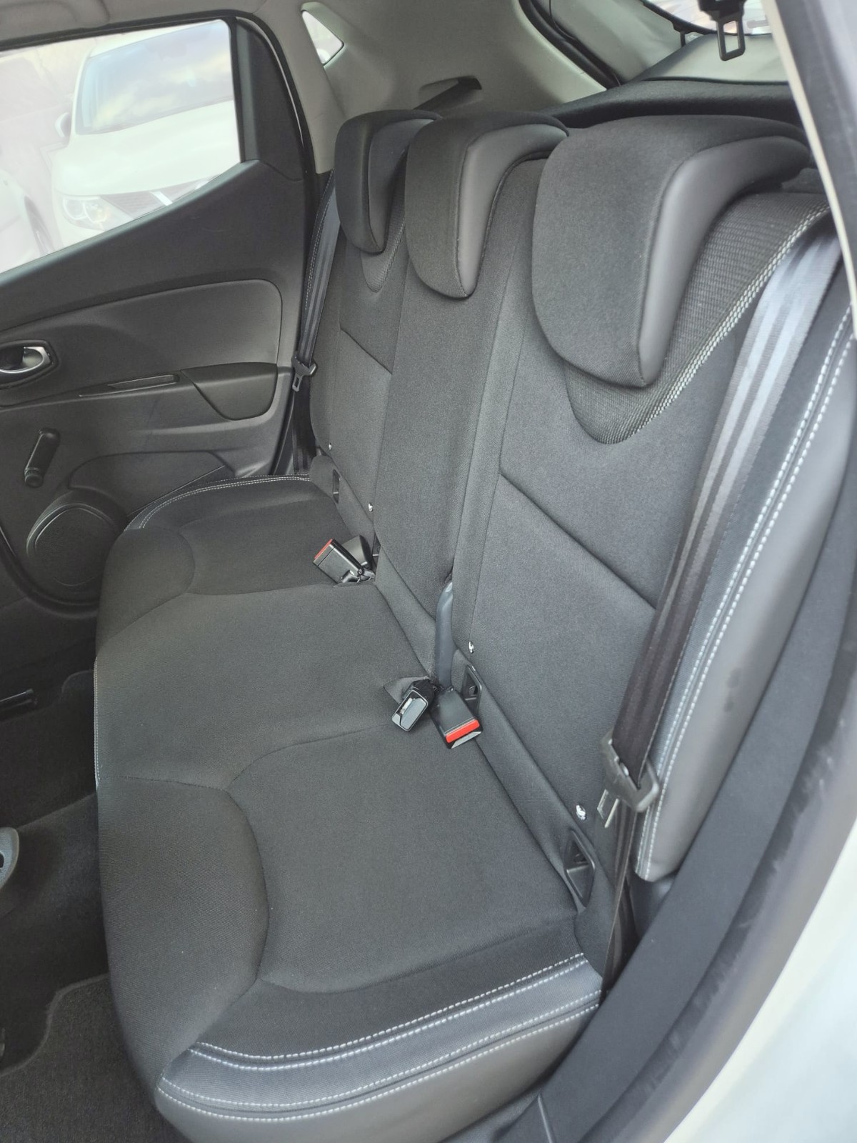 RENAULT Clio 0.9 12V Intens-image-12