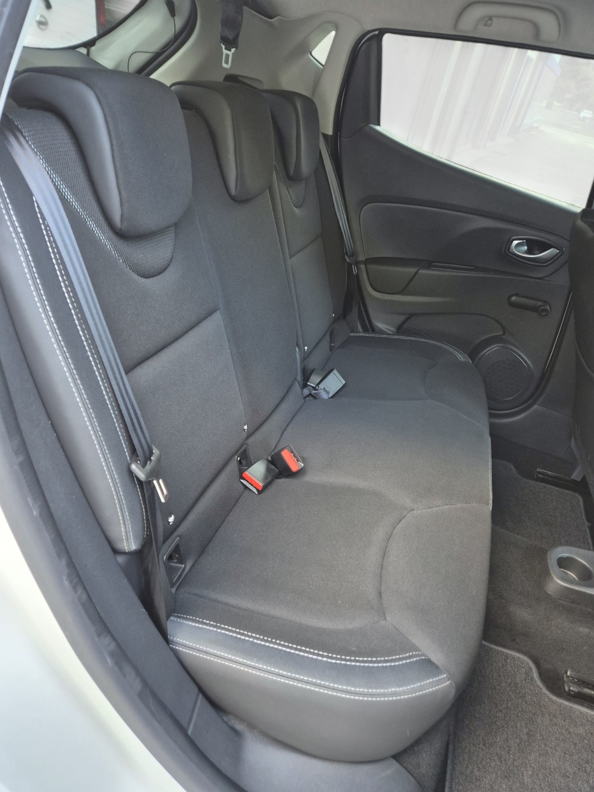 RENAULT Clio 0.9 12V Intens-image-15