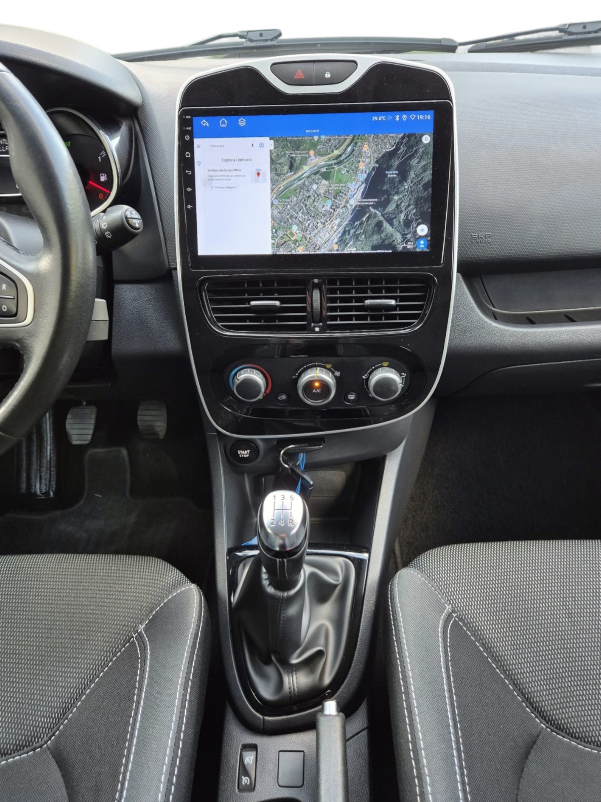 RENAULT Clio 0.9 12V Intens-image-9