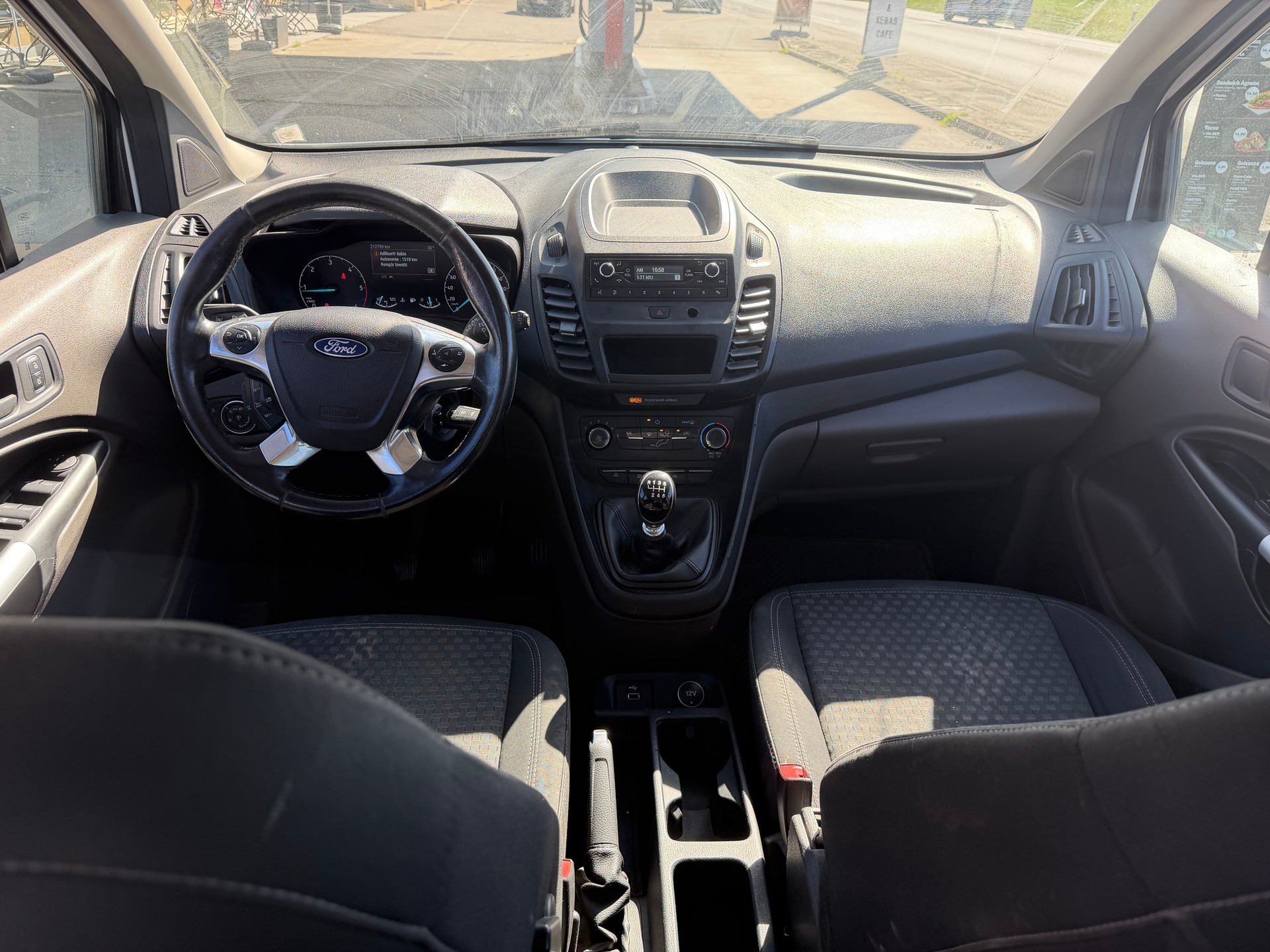 FORD Grand Tourneo Connect 1.5 EcoBlue Titanium-image-9
