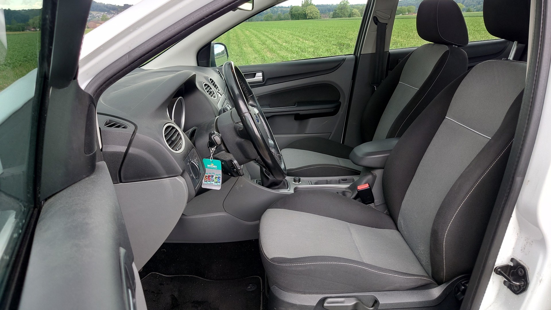 FORD Focus 1.6i VCT Carving-image-11