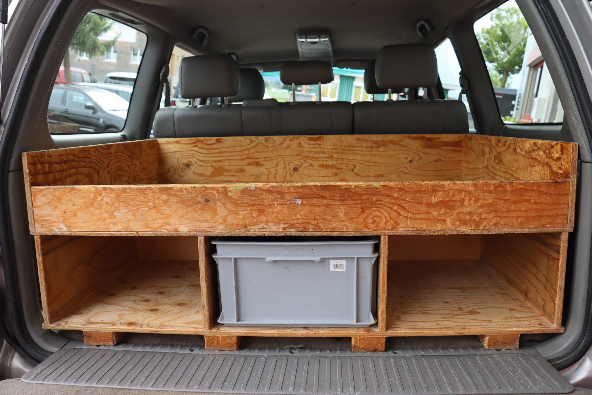 TOYOTA Land Cruiser 500 4.2TD S.Saloon-image-9