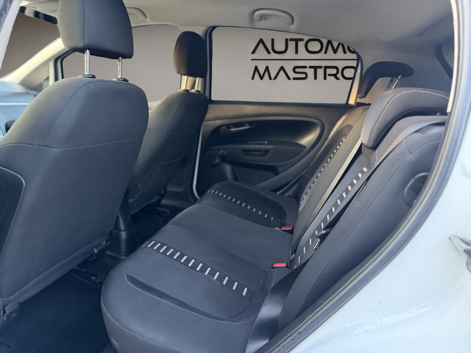 FIAT Punto 1.4 16V Turbo Sport-image-9