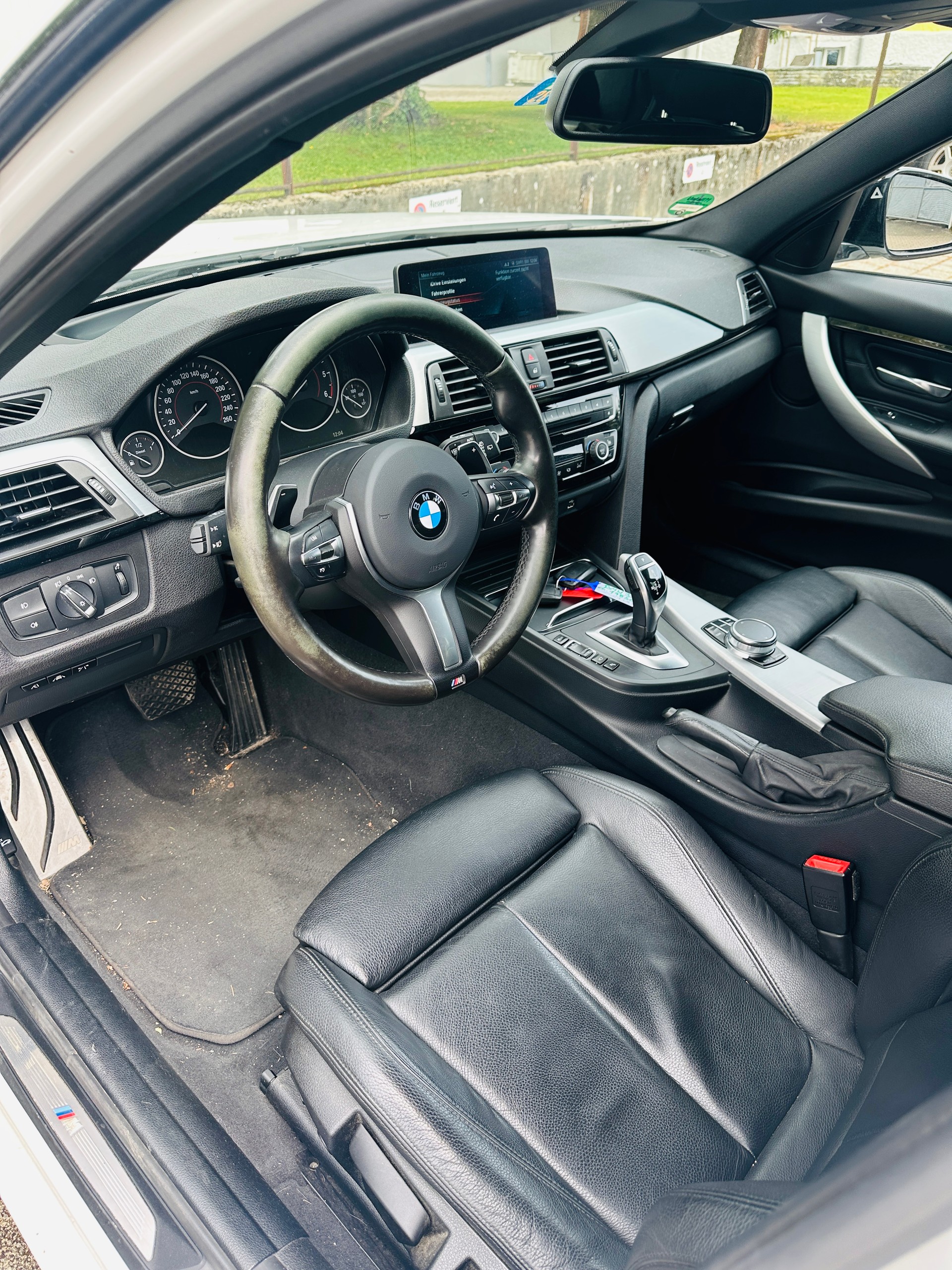 BMW 320d xDrive Touring Sport Line Steptronic-image-12