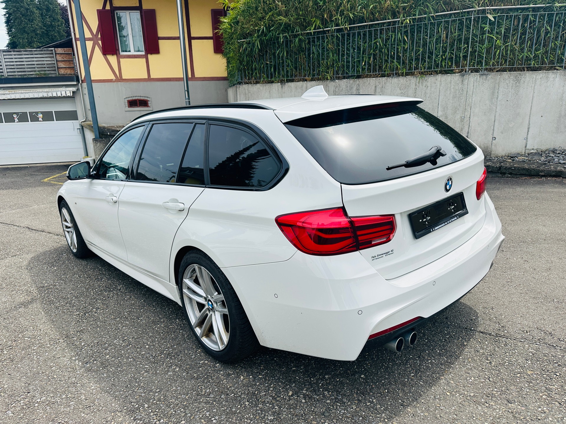 BMW 320d xDrive Touring Sport Line Steptronic-image-7