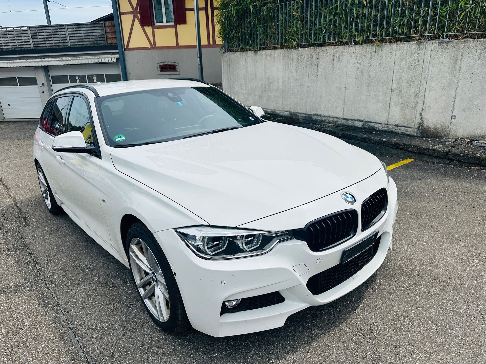 BMW 320d xDrive Touring Sport Line Steptronic-image-10
