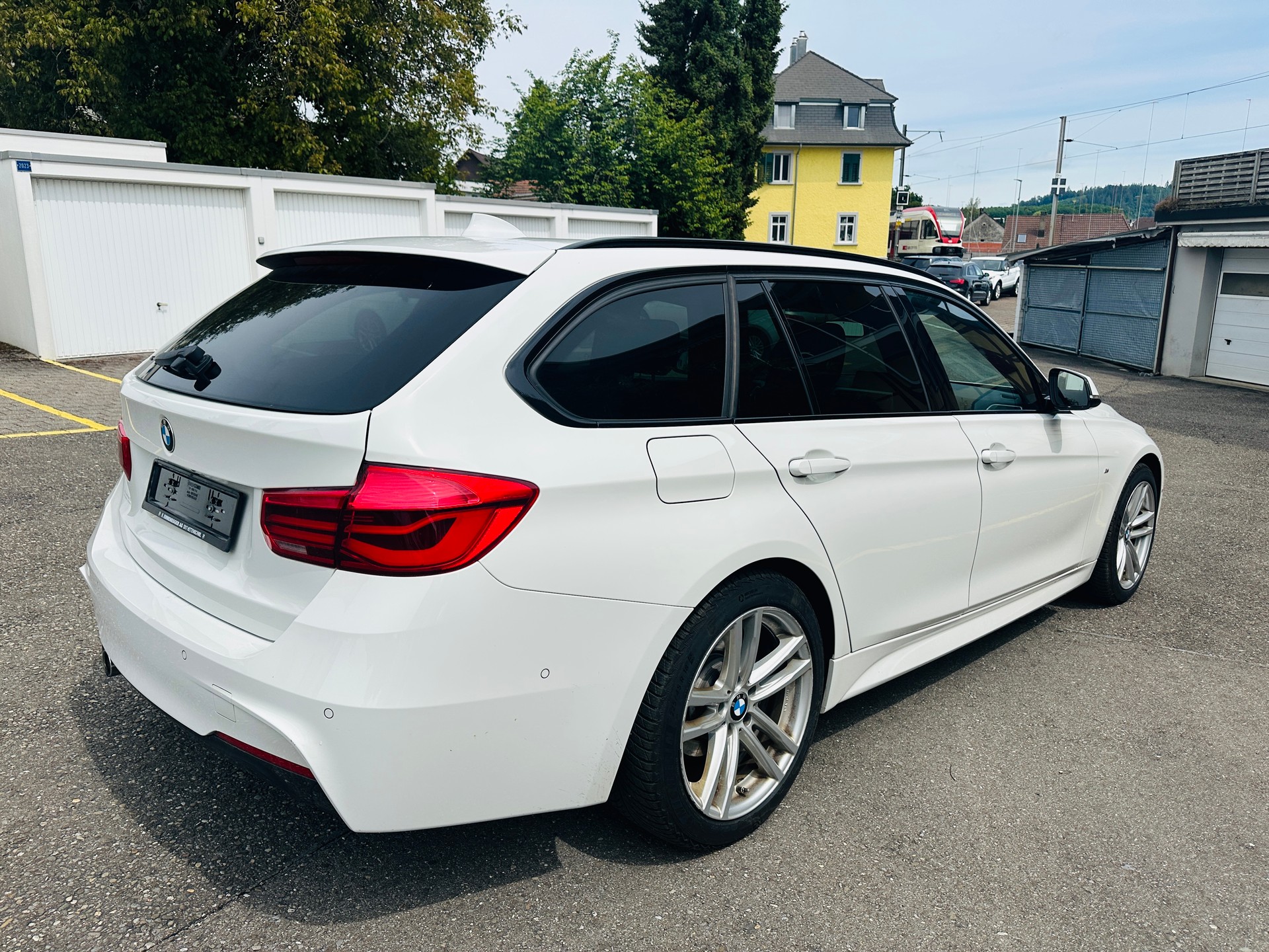 BMW 320d xDrive Touring Sport Line Steptronic-image-8