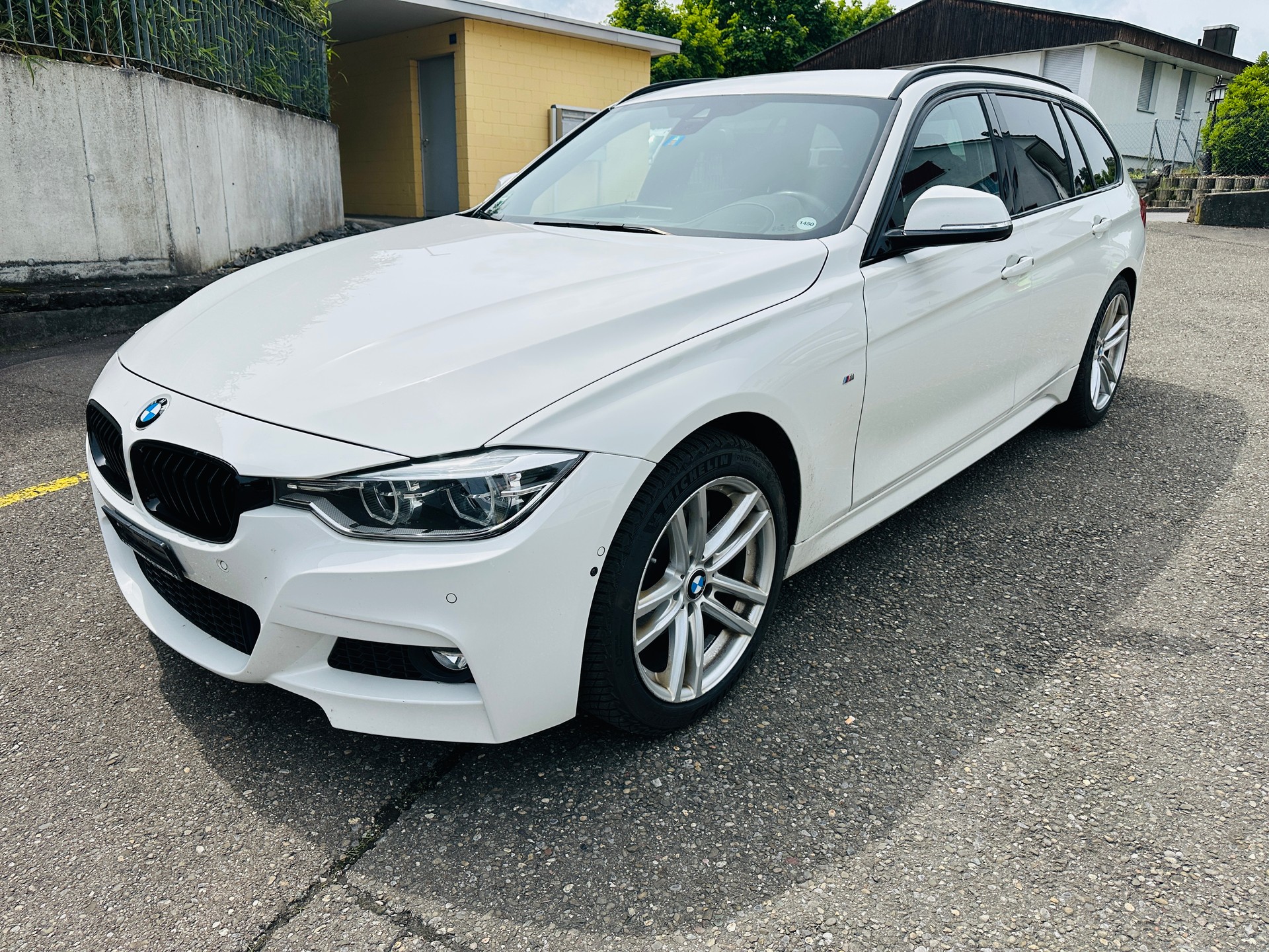 BMW 320d xDrive Touring Sport Line Steptronic-image-1