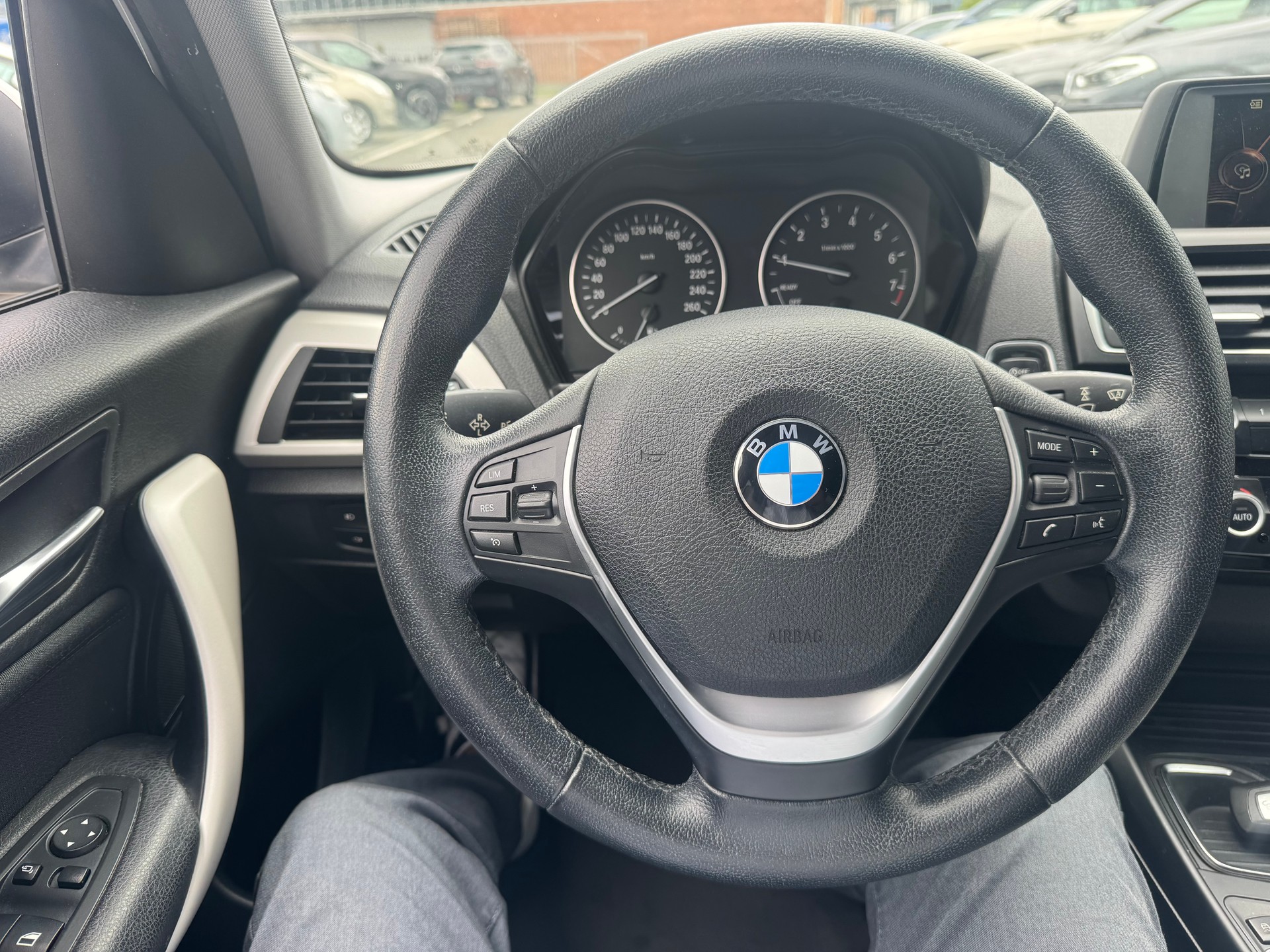 BMW 118i Steptronic-image-10
