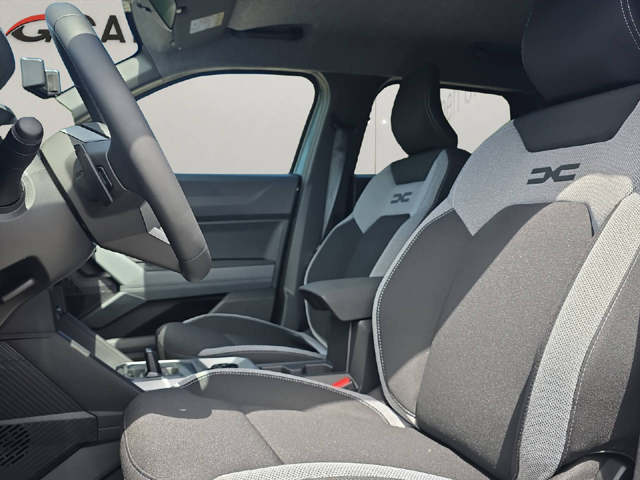 DACIA Duster 1.2 Hybrid Journey 4WD-image-8