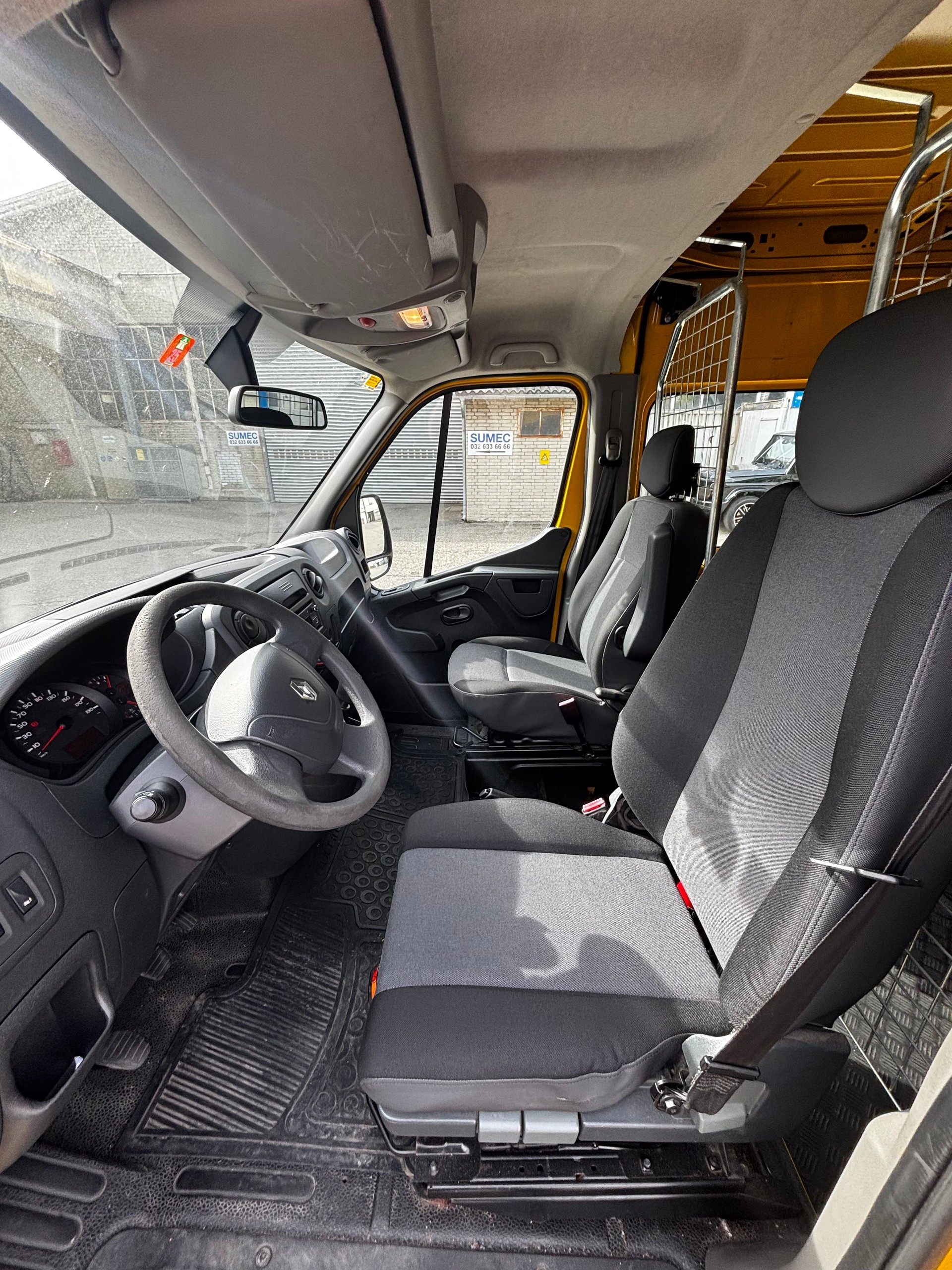 RENAULT Master T35 2.3dCi 130 L3H2-image-7
