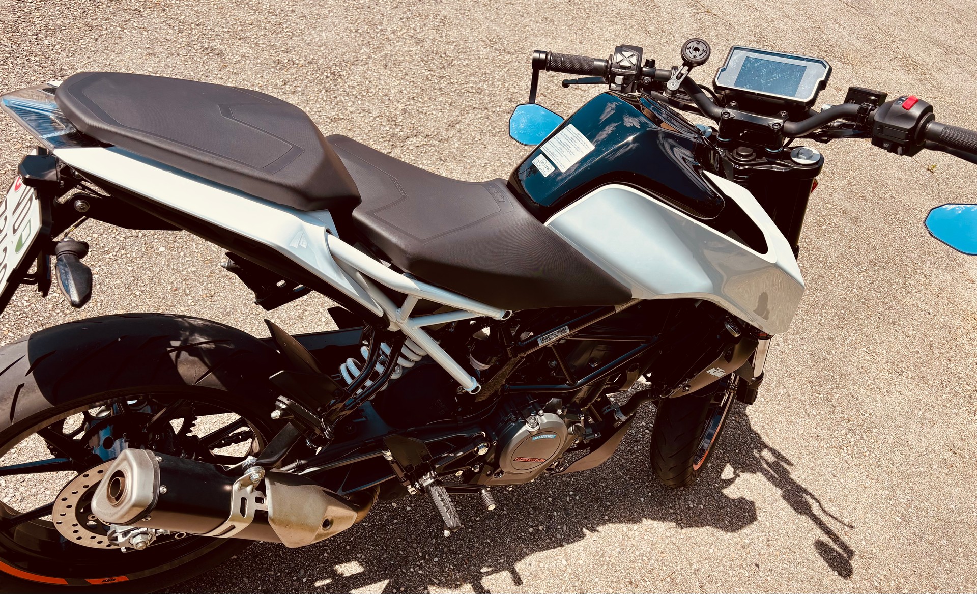 KTM 390 Duke-image-1