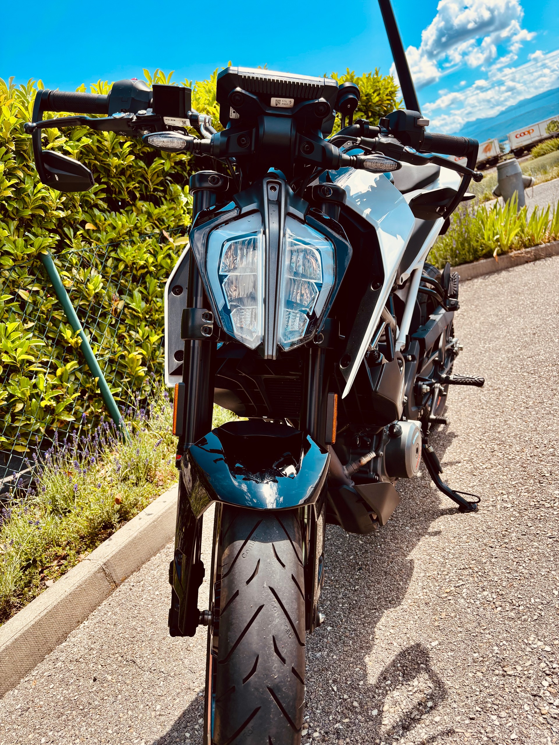 KTM 390 Duke-image-2
