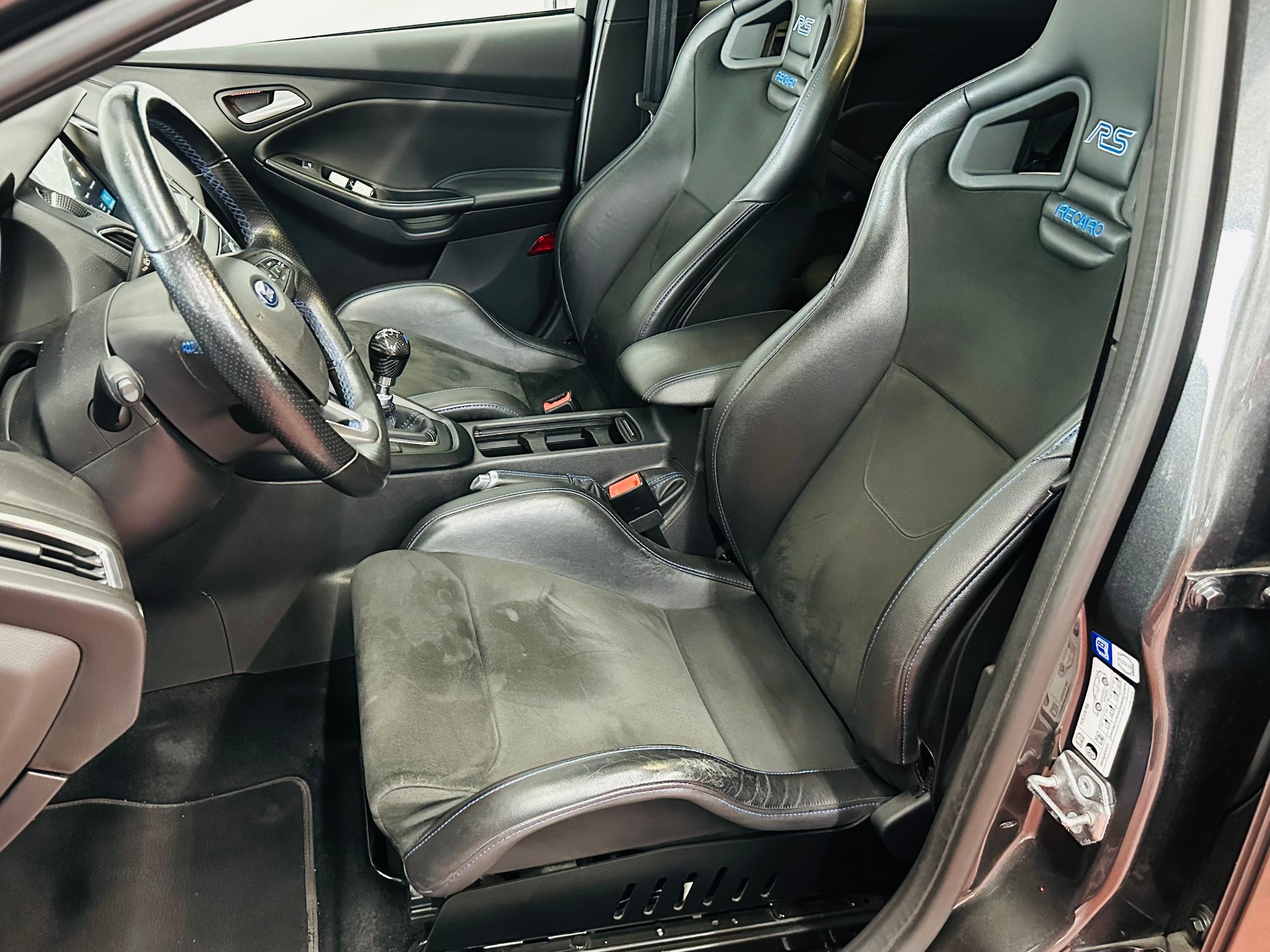 FORD Focus 2.3 EcoBoost RS AWD mit RS Schalensitze-image-11