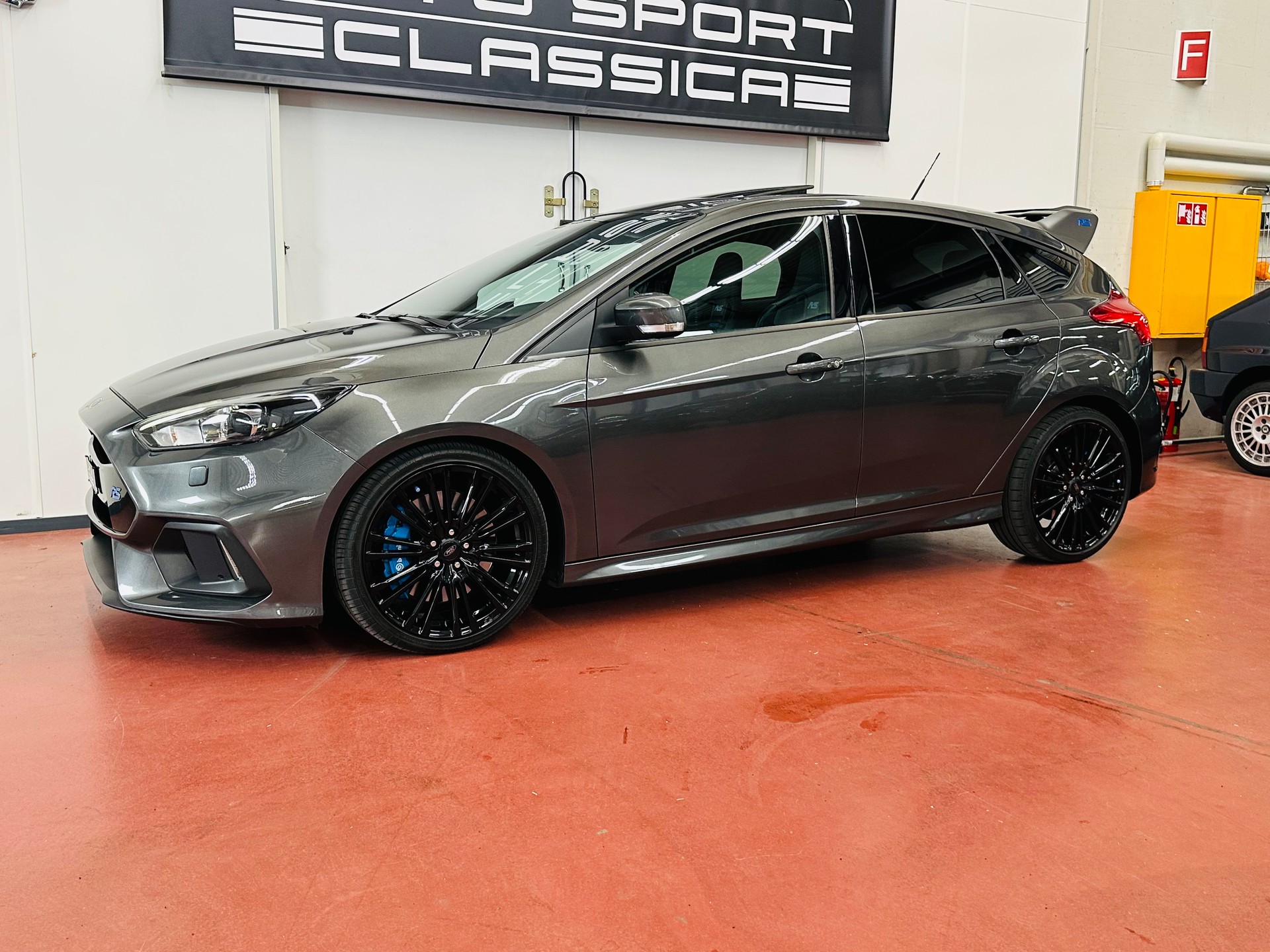 FORD Focus 2.3 EcoBoost RS AWD mit RS Schalensitze-image-3