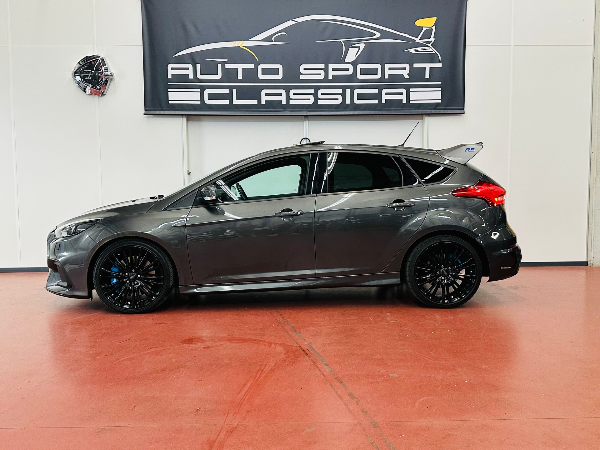 FORD Focus 2.3 EcoBoost RS AWD mit RS Schalensitze-image-1