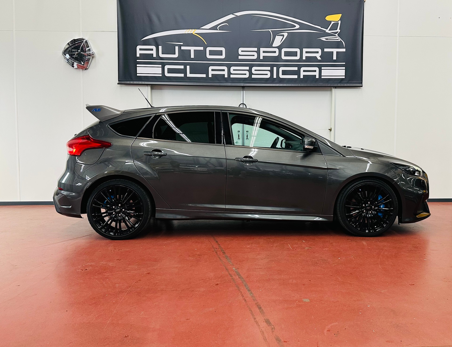FORD Focus 2.3 EcoBoost RS AWD mit RS Schalensitze-image-2