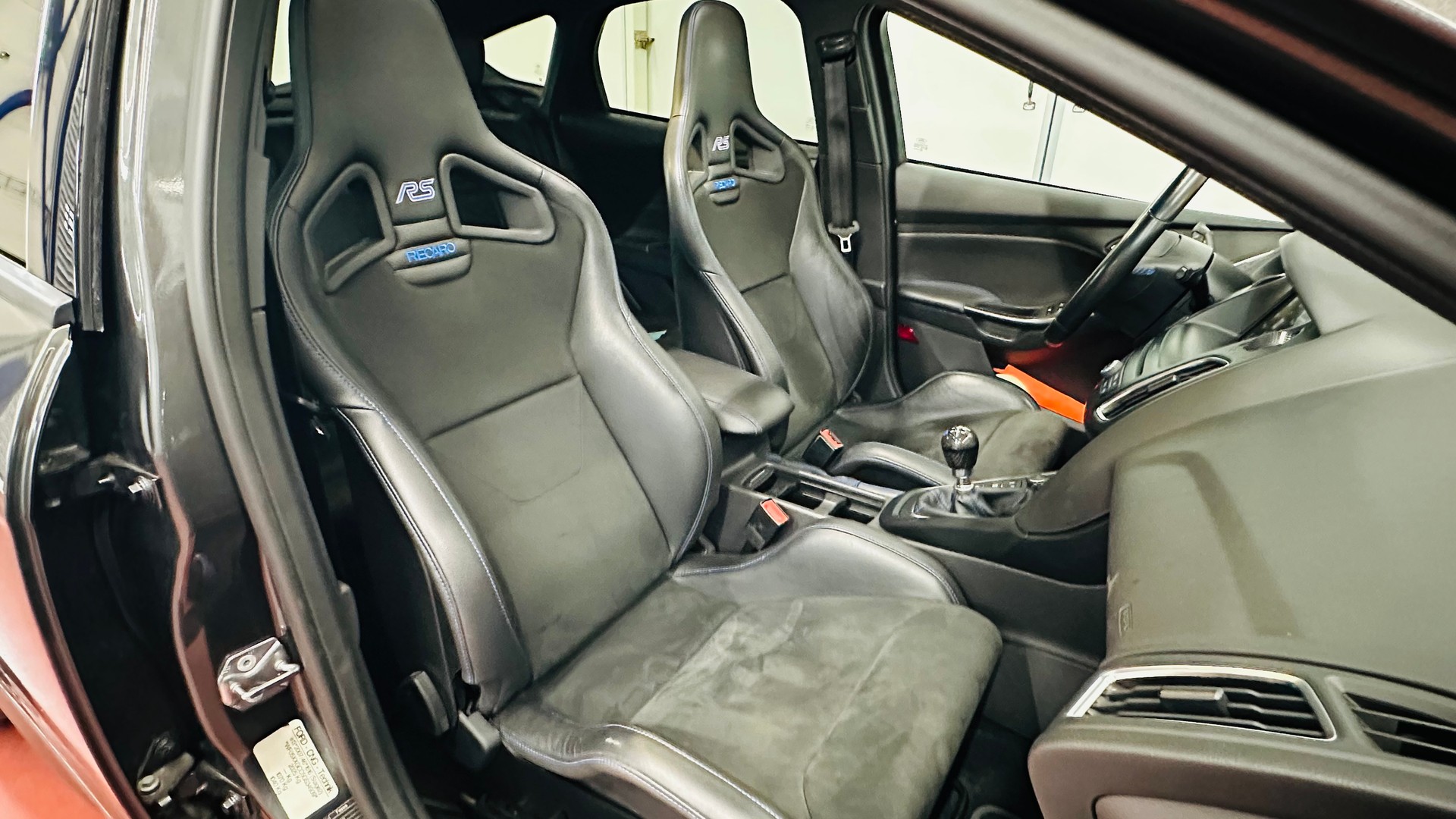 FORD Focus 2.3 EcoBoost RS AWD mit RS Schalensitze-image-14