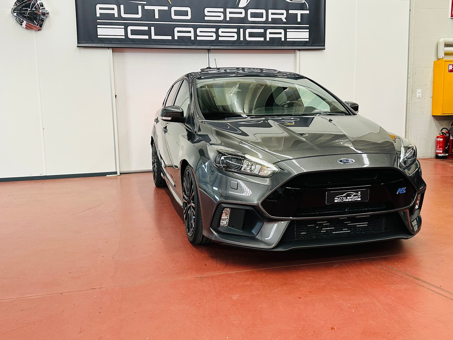 FORD Focus 2.3 EcoBoost RS AWD mit RS Schalensitze-image-8