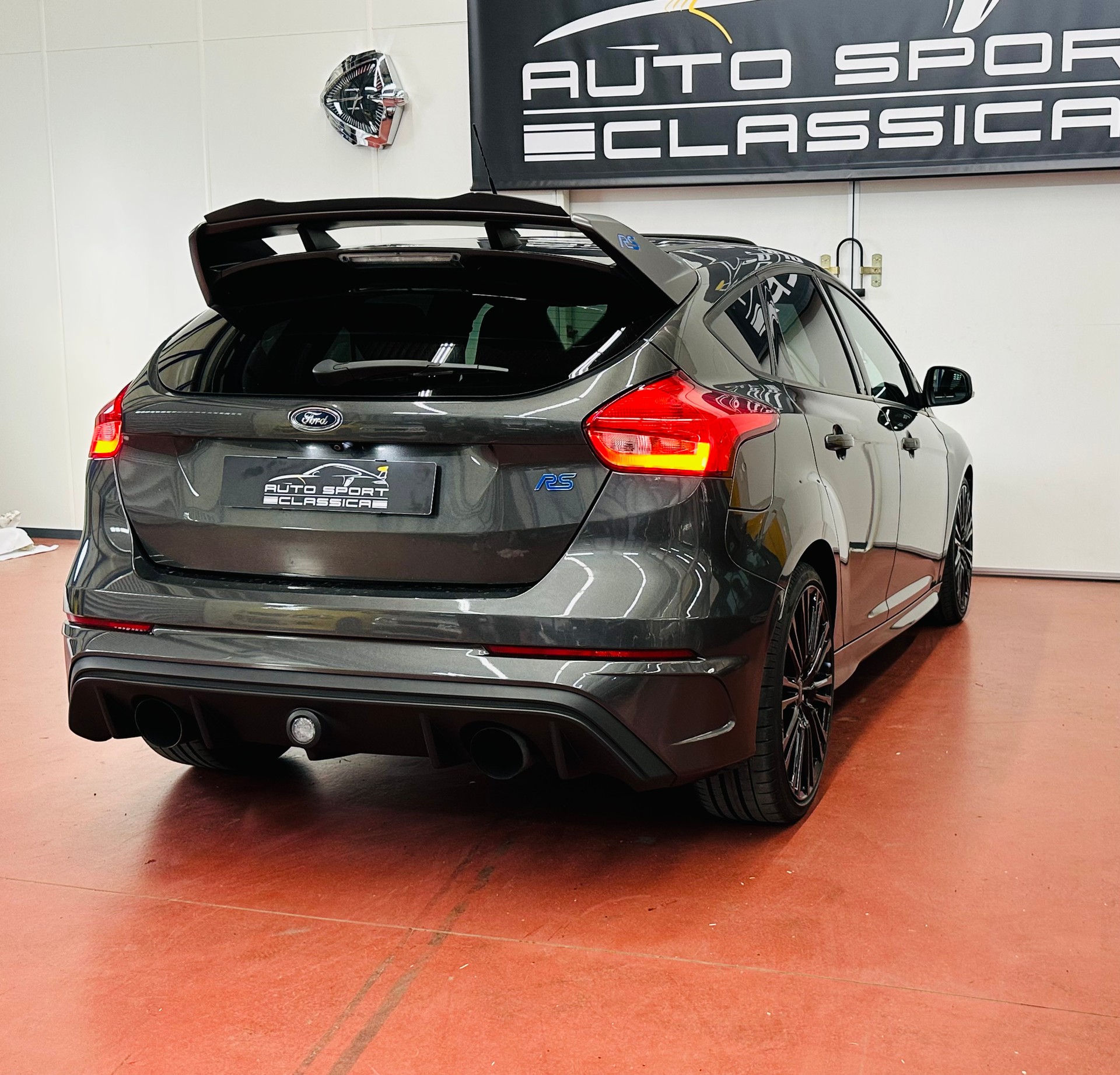 FORD Focus 2.3 EcoBoost RS AWD mit RS Schalensitze-image-7
