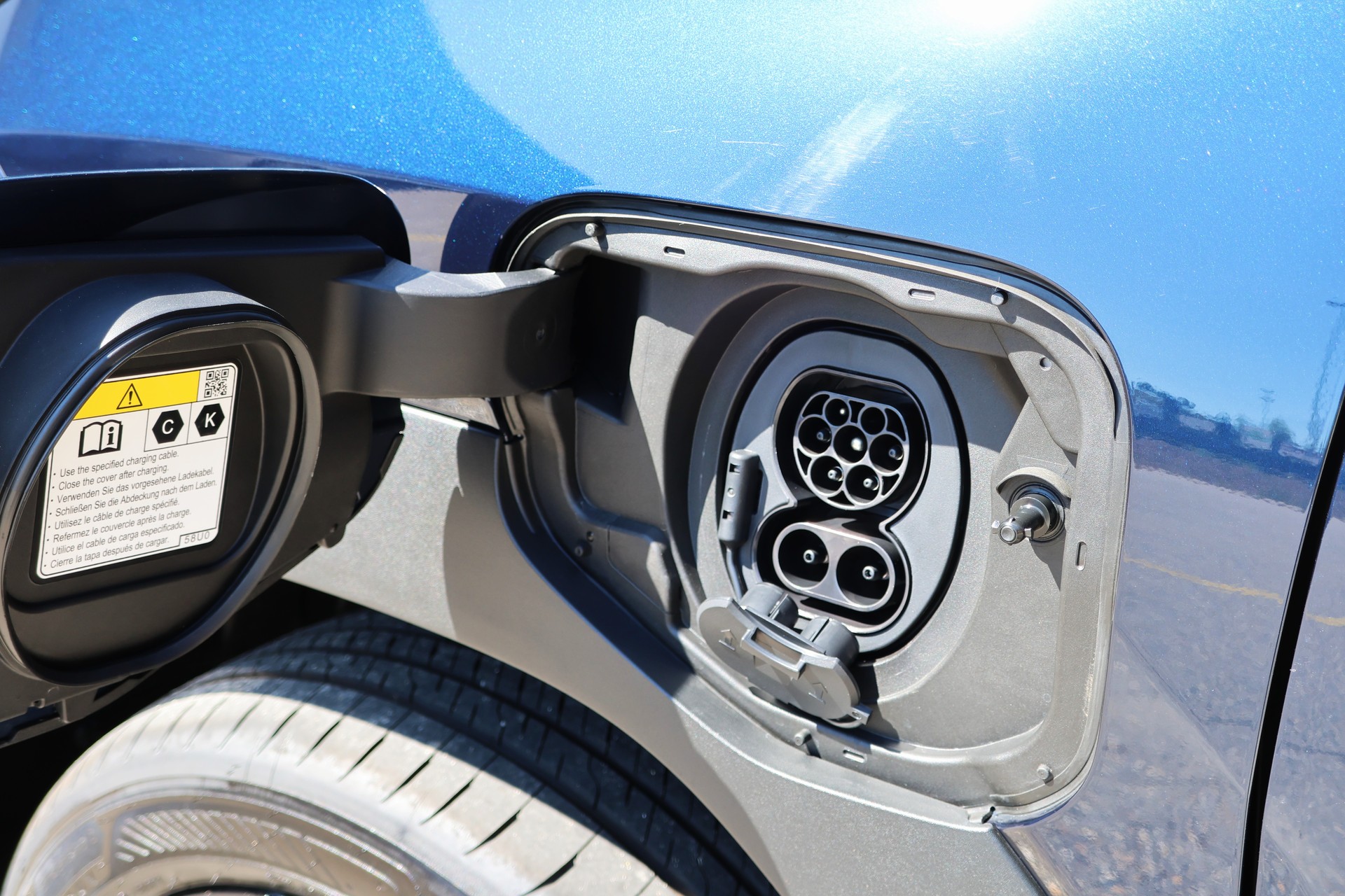 SUZUKI e-Vitara 49kWh Unico-image-18