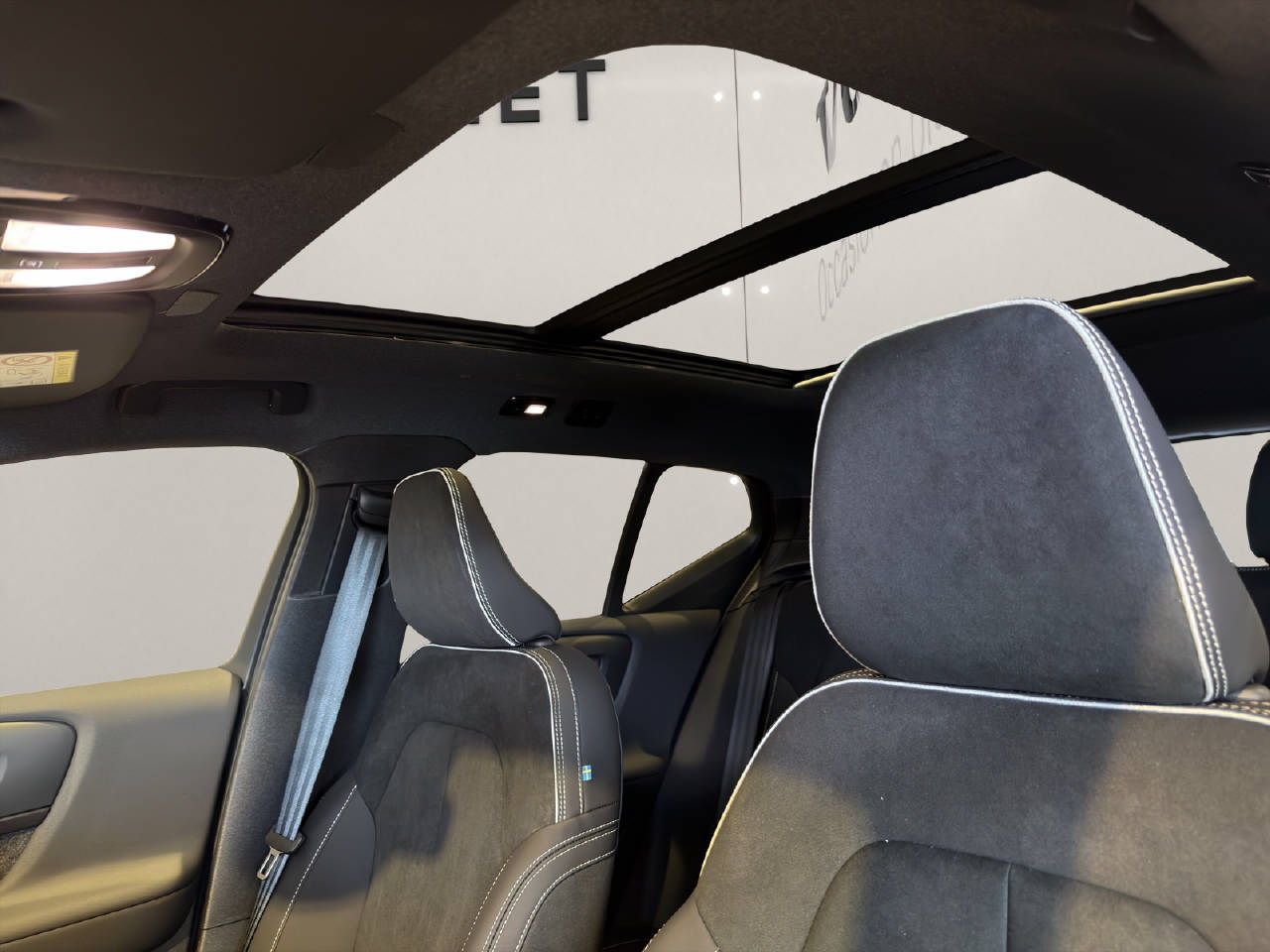 VOLVO EX40 Twin Black Edition AWD-image-15