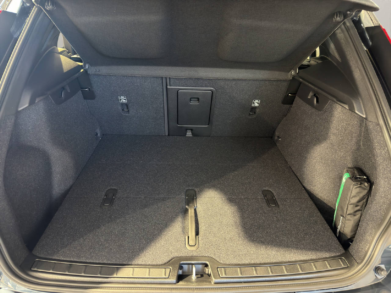 VOLVO EX40 Twin Black Edition AWD-image-6
