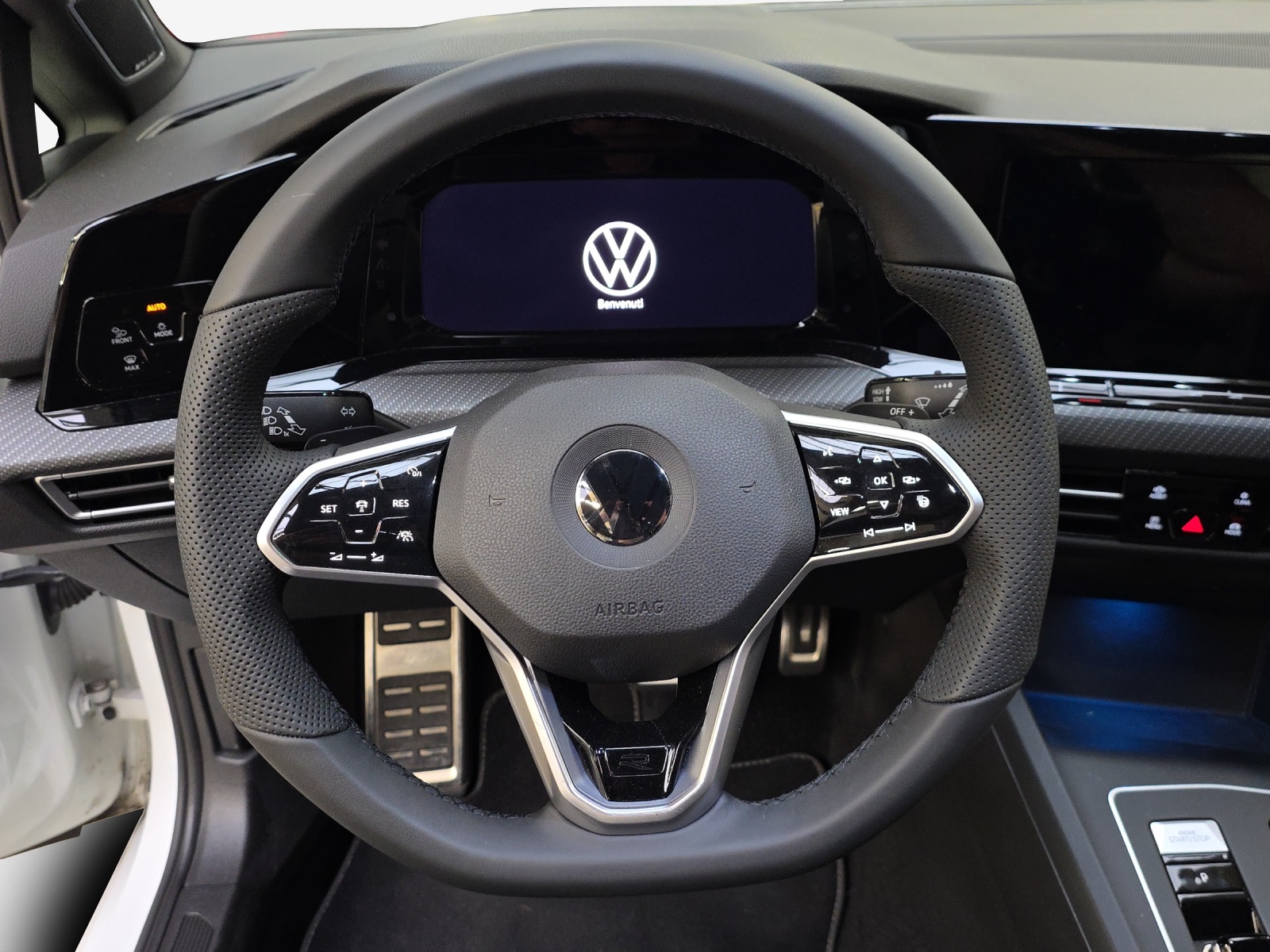 VW Golf 1.5 eTSI mHEV ACT R-Line DSG-image-9