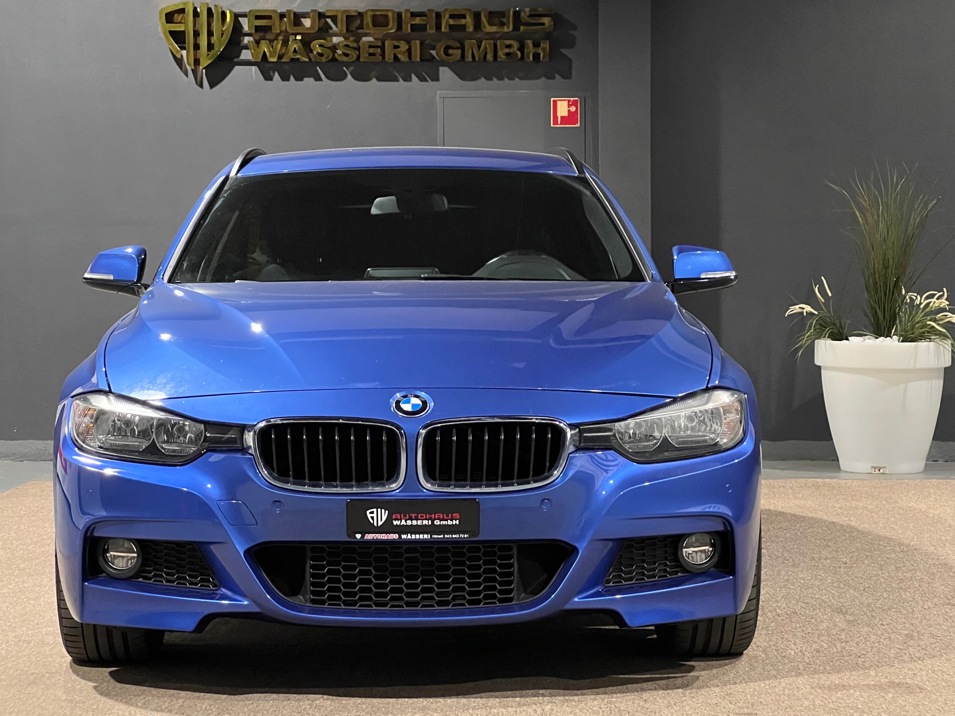 BMW 330i xDrive Touring M Sport Steptronic-image-8