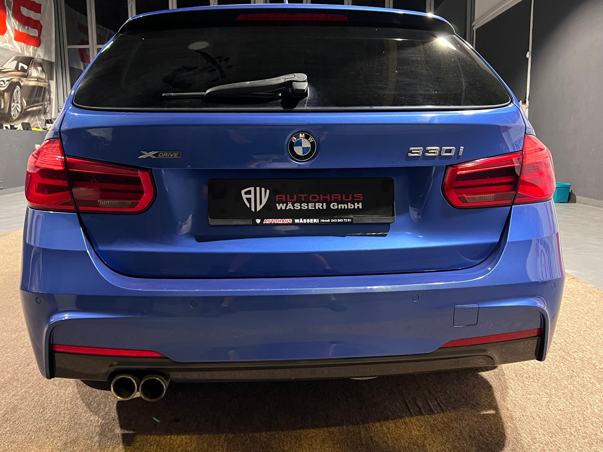 BMW 330i xDrive Touring M Sport Steptronic-showroom-element-3