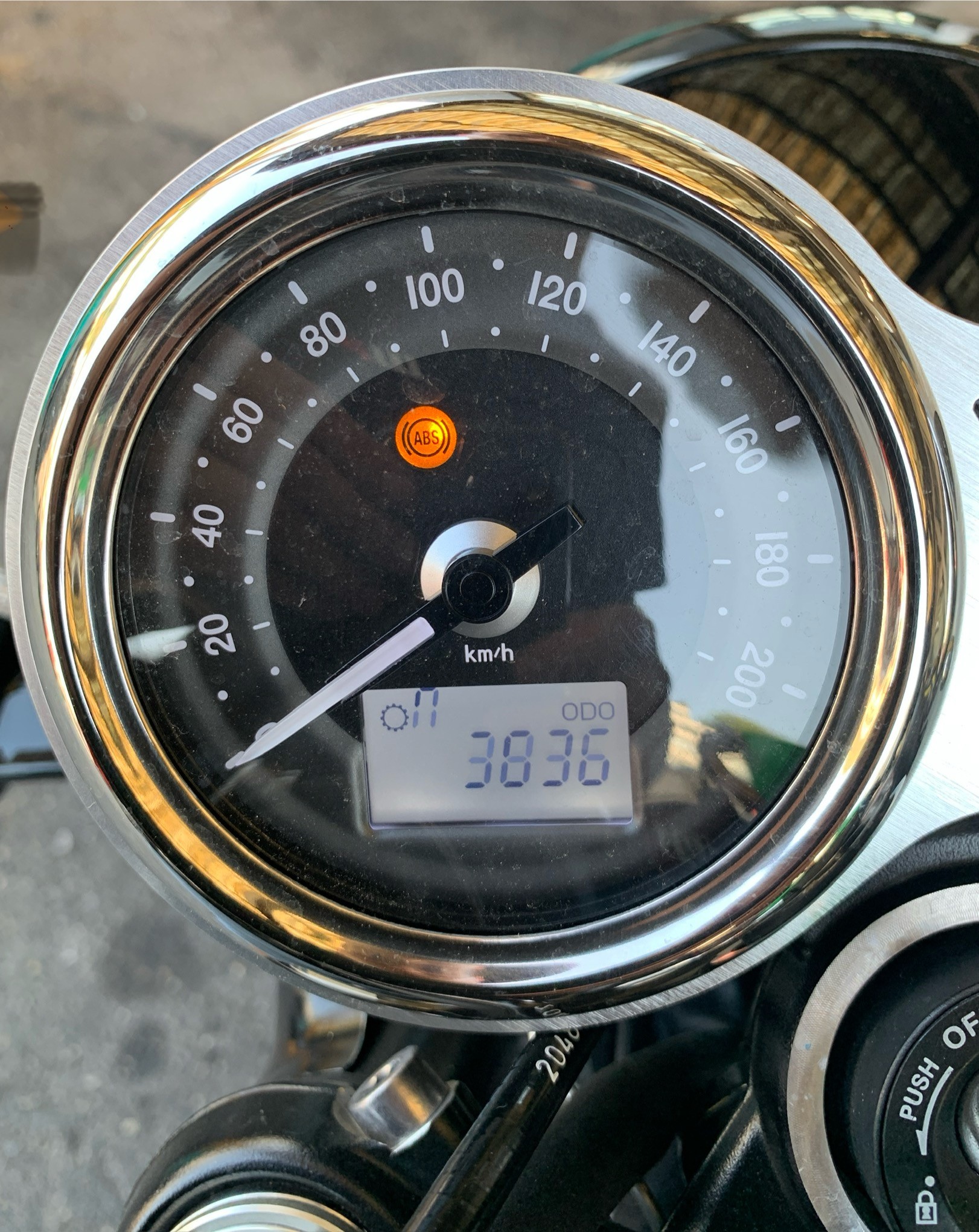 TRIUMPH Bonneville T120 Black-image-4