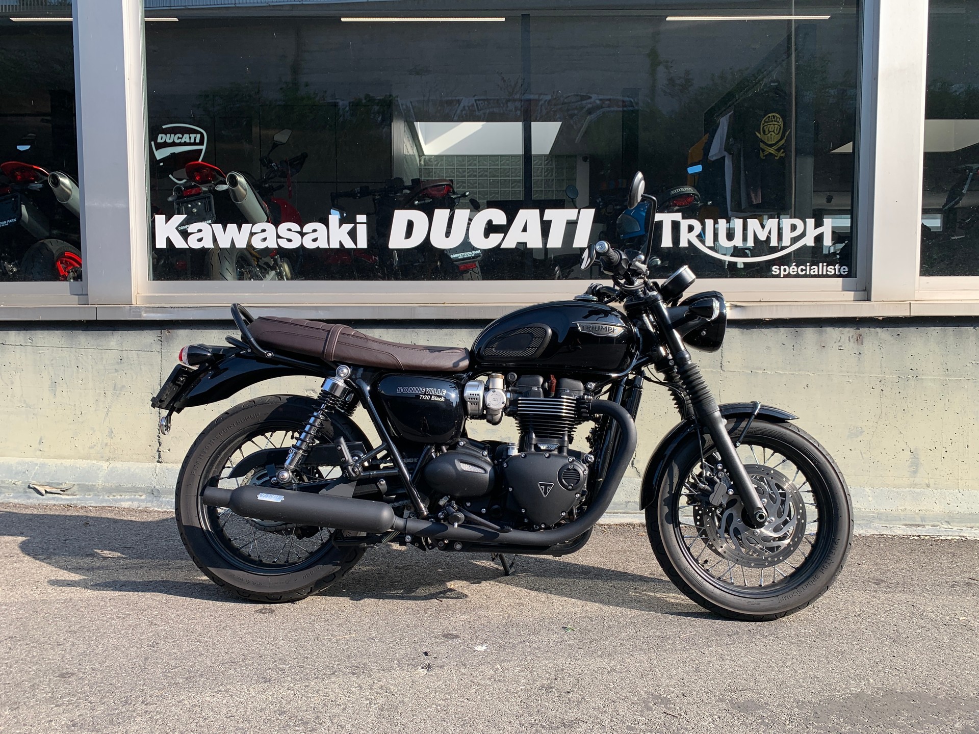 TRIUMPH Bonneville T120 Black-image-0