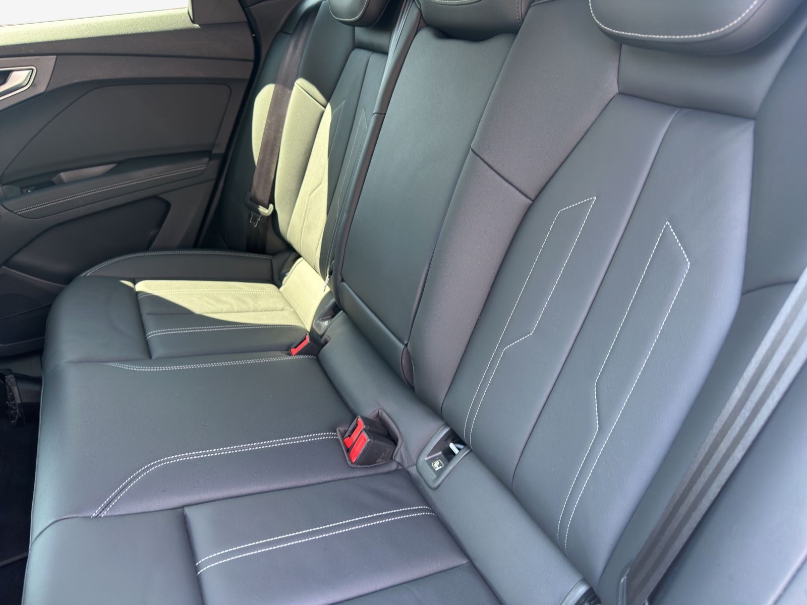 AUDI Q4 Sportback e-tron 50 quattro-image-12