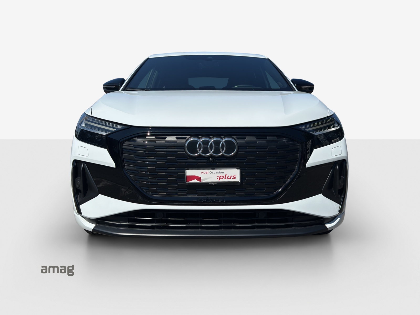 AUDI Q4 Sportback e-tron 50 quattro-showroom-element-1