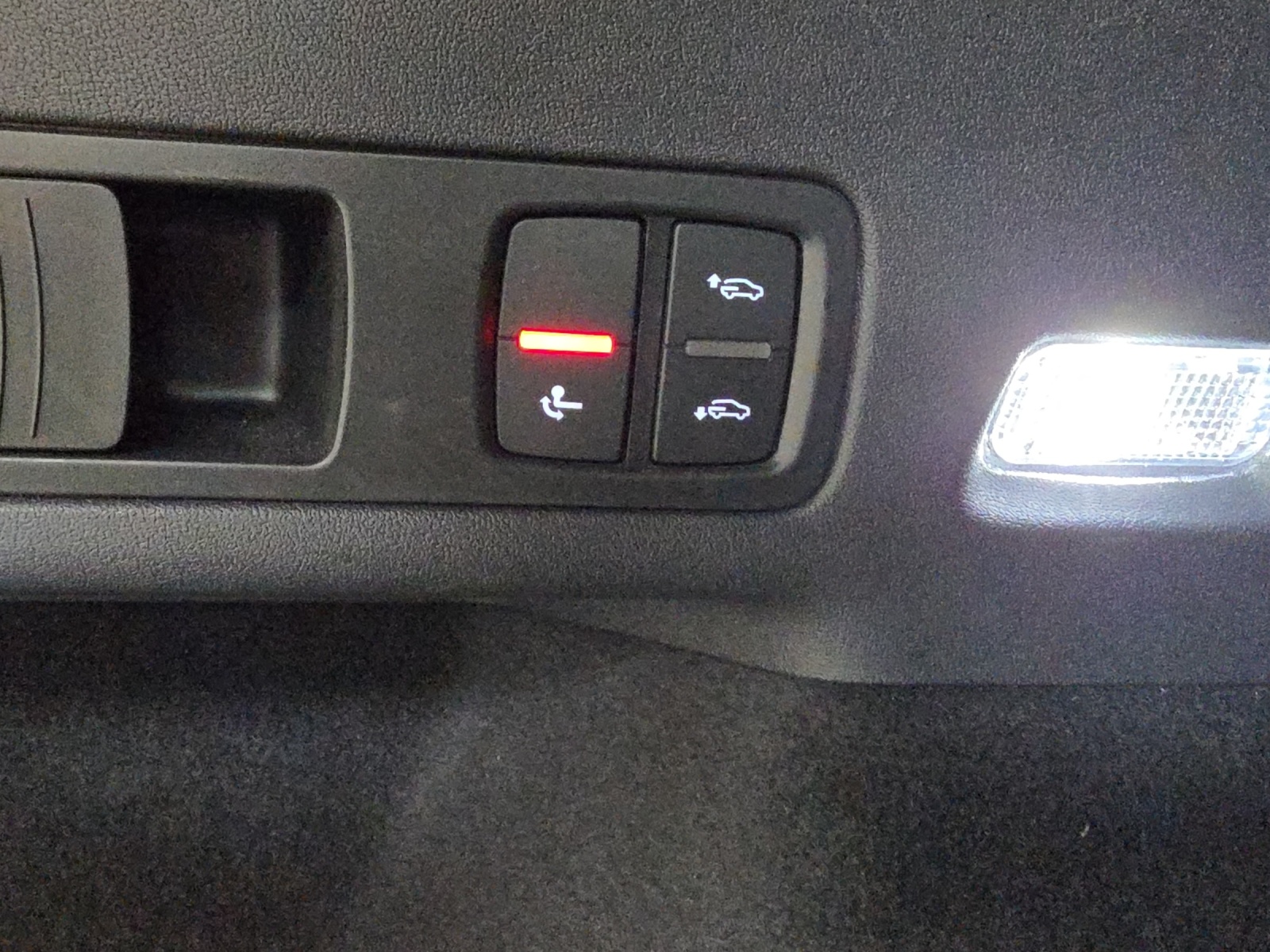AUDI Q6 e-tron quattro-image-15