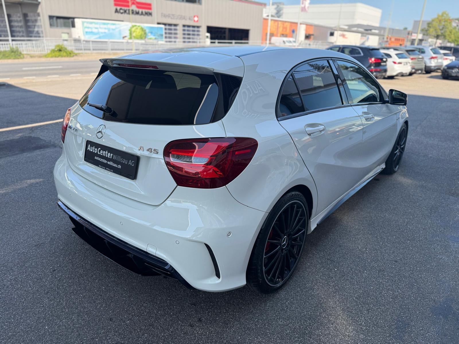 MERCEDES-BENZ A 45 AMG 4Matic Speedshift 7G-DCT-showroom-element-3