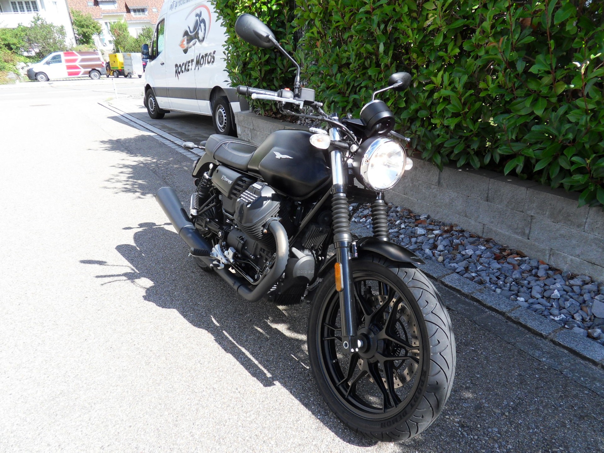 MOTO GUZZI V7 III Stone 750 ABS-image-2