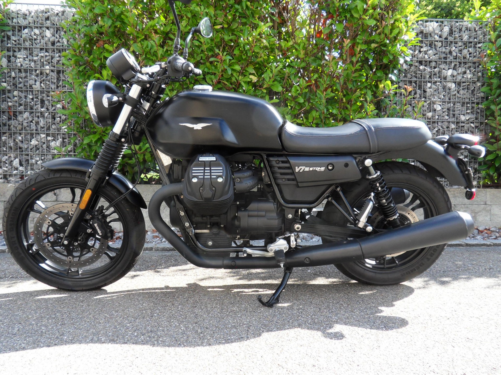 MOTO GUZZI V7 III Stone 750 ABS-image-1