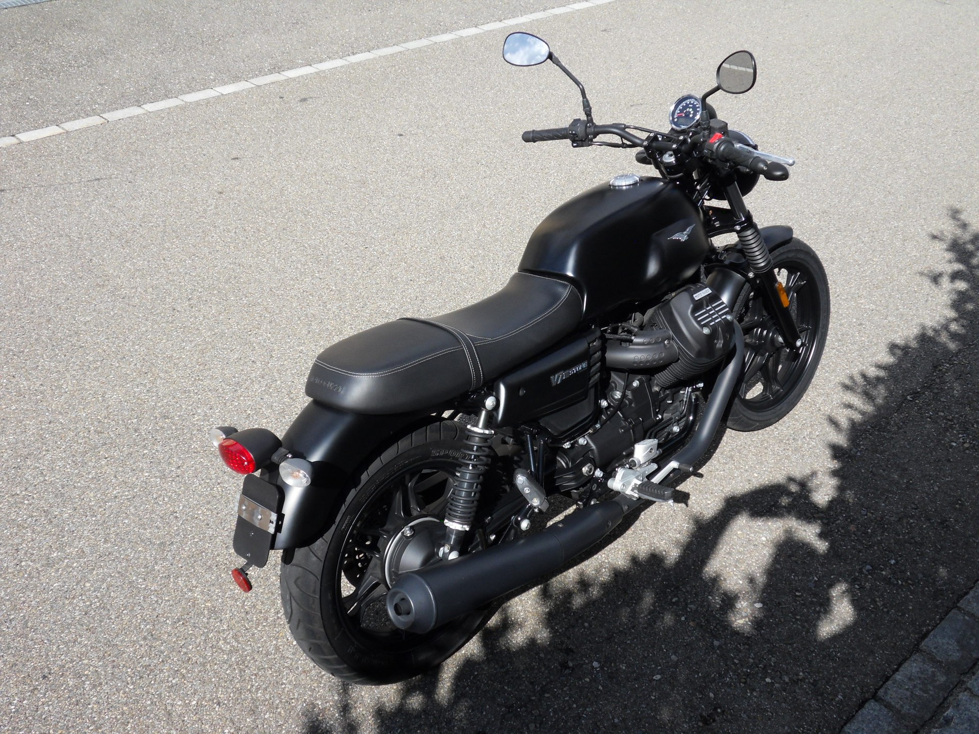 MOTO GUZZI V7 III Stone 750 ABS-image-12