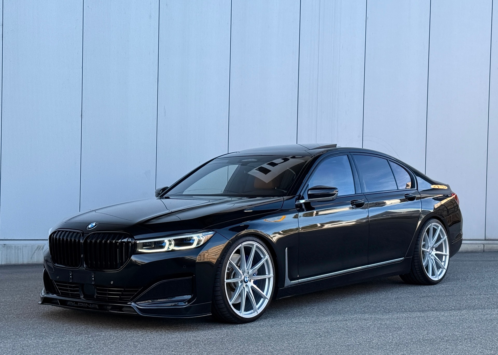 BMW 750i xDrive Steptronic-image-3