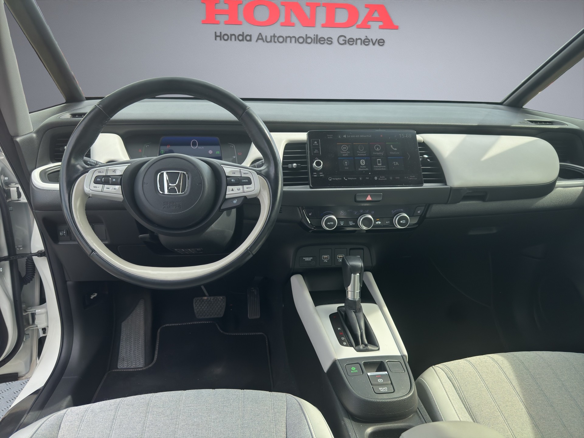 HONDA Jazz 1.5 i-MMD Executive-image-8